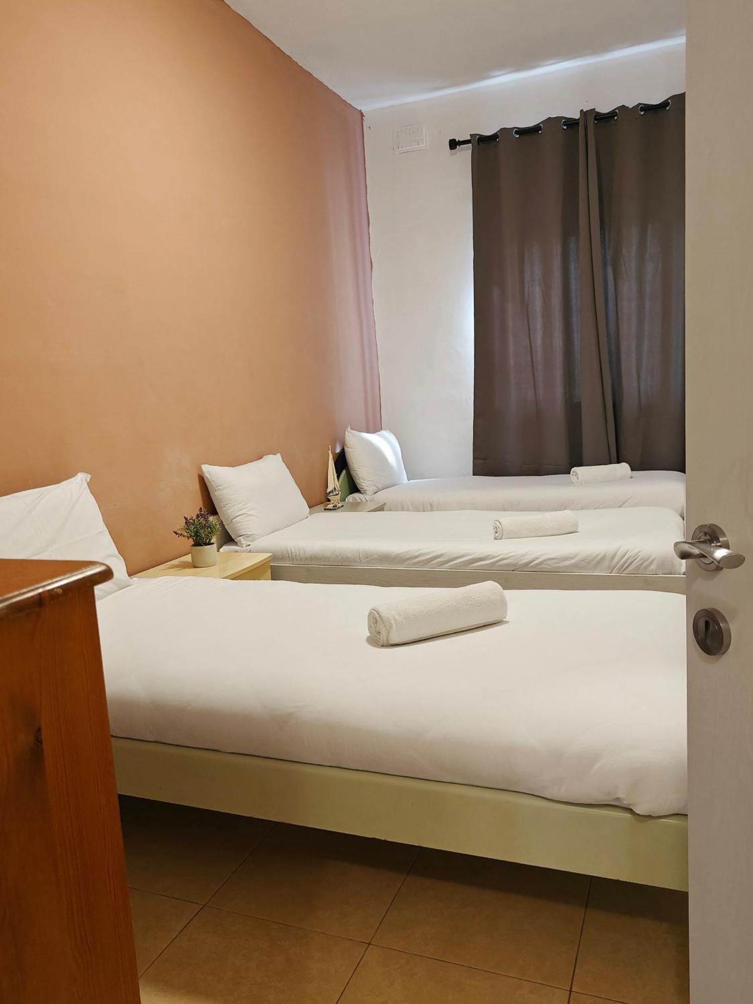 3 Bedrooms *