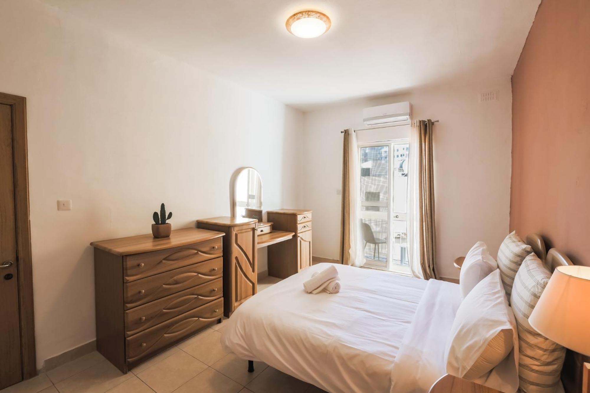 3 Bedrooms شقة سليمة